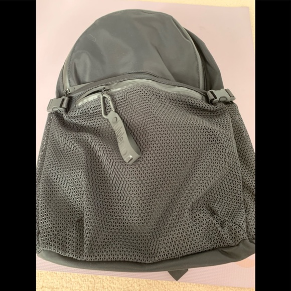 BNWT Lululemon All Hours Backpack - Picture 4 of 5